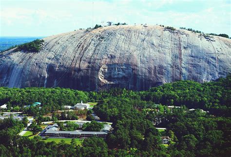 How Far is Stone Mountain Georgia from Atlanta Georgia: A Journey Through Distance and Imagination