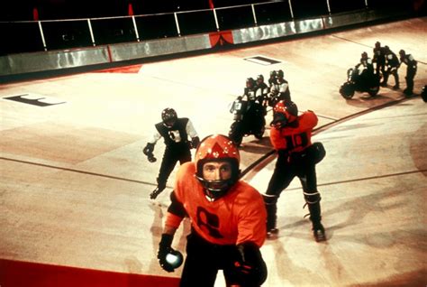 Rollerball: Sürükleyici Bir Gelecek Vizyonu ve Şiddetin Övgüsü mü?