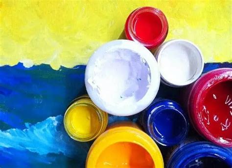 What is Tempera Paint Made Of: Exploring the Alchemy of Artistic Mediums